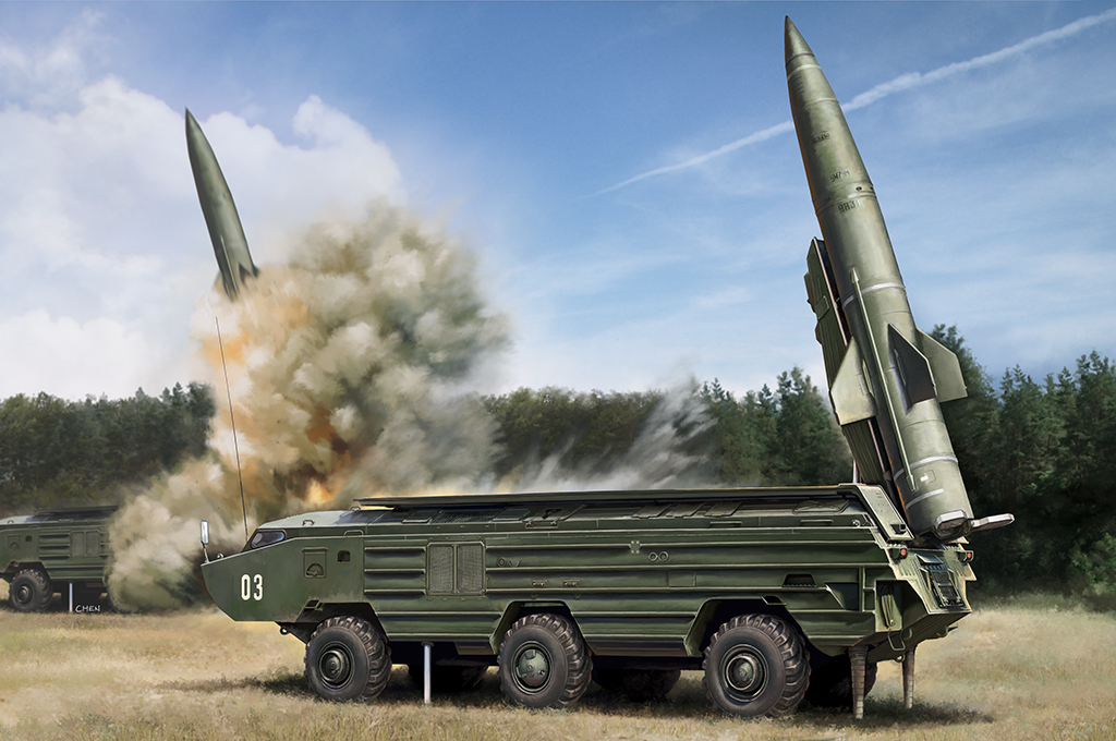 82935HB Сборная модель Ракетный комплекс Russian 9K79 Tochka (SS-21 Scarab) IRBM Hobby Boss